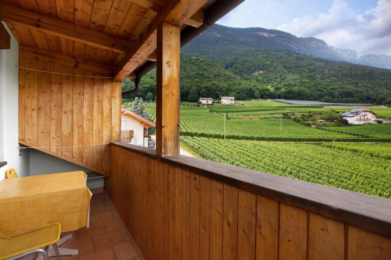 Harmony Apt 2 Appiano Sulla Strada Del Vino Bagian luar foto