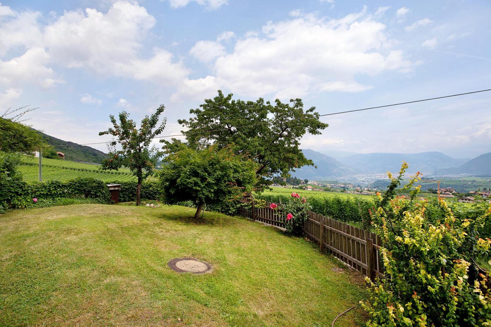 Harmony Apt 2 Appiano Sulla Strada Del Vino Bagian luar foto